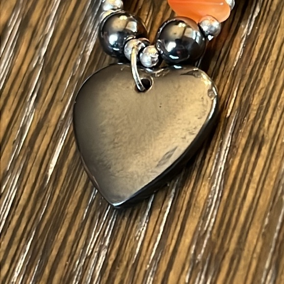 Hematite necklace with heart pendant - Picture 5 of 6